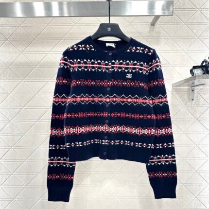 Round neck knitted snowflake striped cardigan