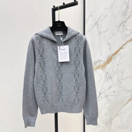 Half-open zip-up knit sweater