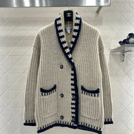 Color-blocked Collared Cardigan