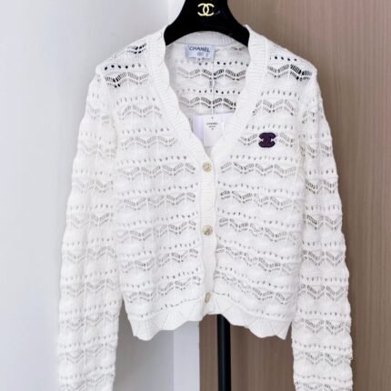 V-neck knit cardigan