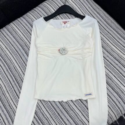 Pearl decoration versatile base shirt