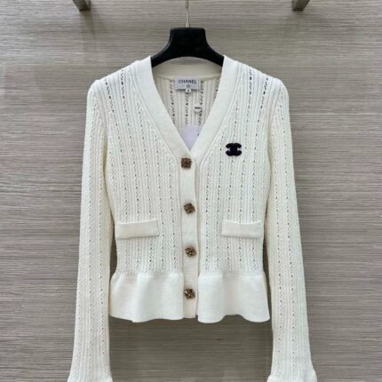 Lace design waist cinching long sleeved top