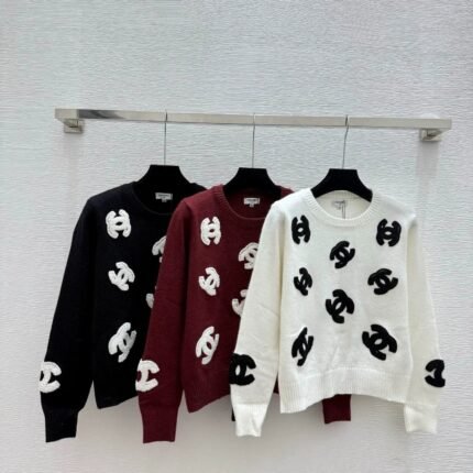 Towel embroidered logo sweater