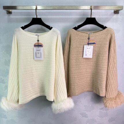 Striped logo round neck hairy long sleeved shirt