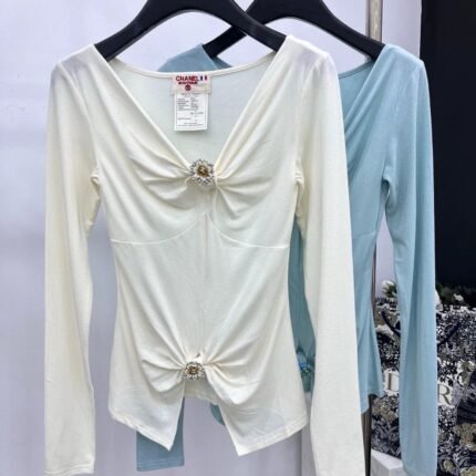 Flower decoration versatile base shirt