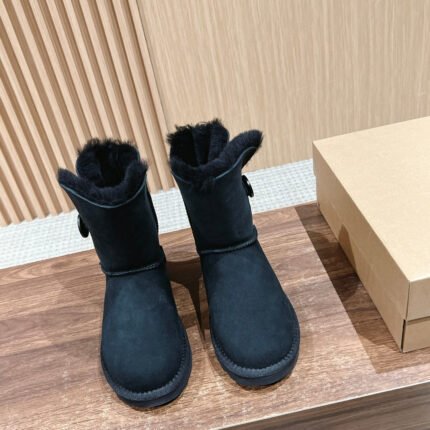 Classic wooden buckle mid-calf snow boots