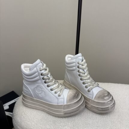 25 Make old thick soled mid top casual shoes