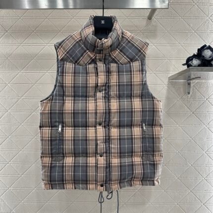 25 Standing collar plaid down vest