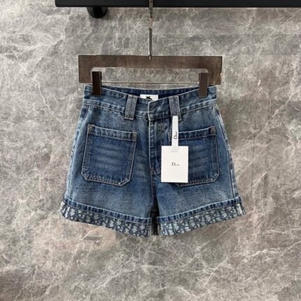 Floral print rolled-up denim shorts