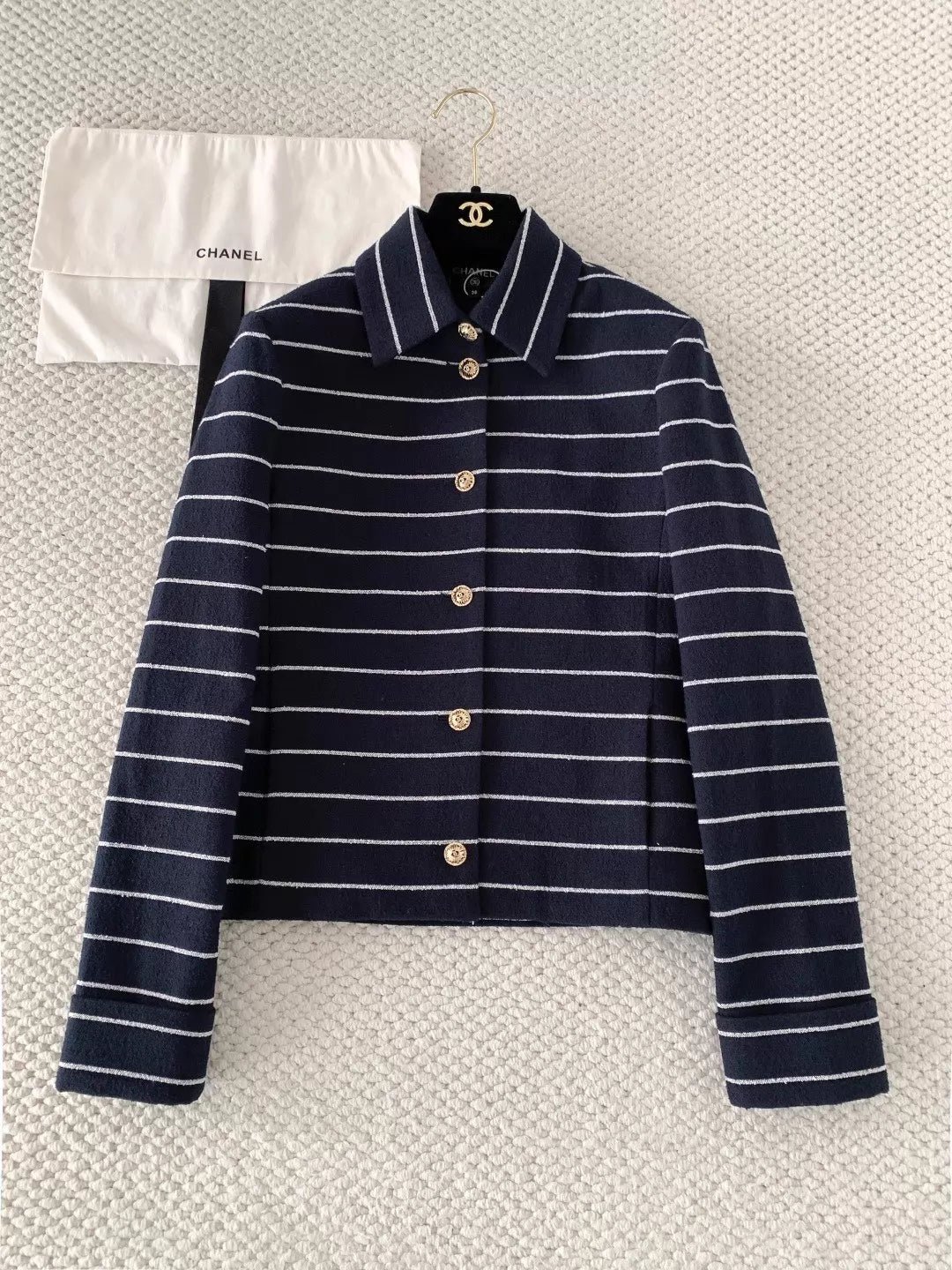 O1CN01vqRfDF1ena6fbVNJt__4611686018427385772-53-fleamarket_heic_Q90_jpg